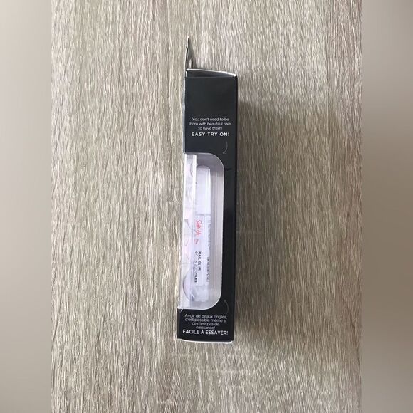 NEW … SALLY HANSEN Salon Effects “Check Please” Perfect Manicure - Picture 5 of 8